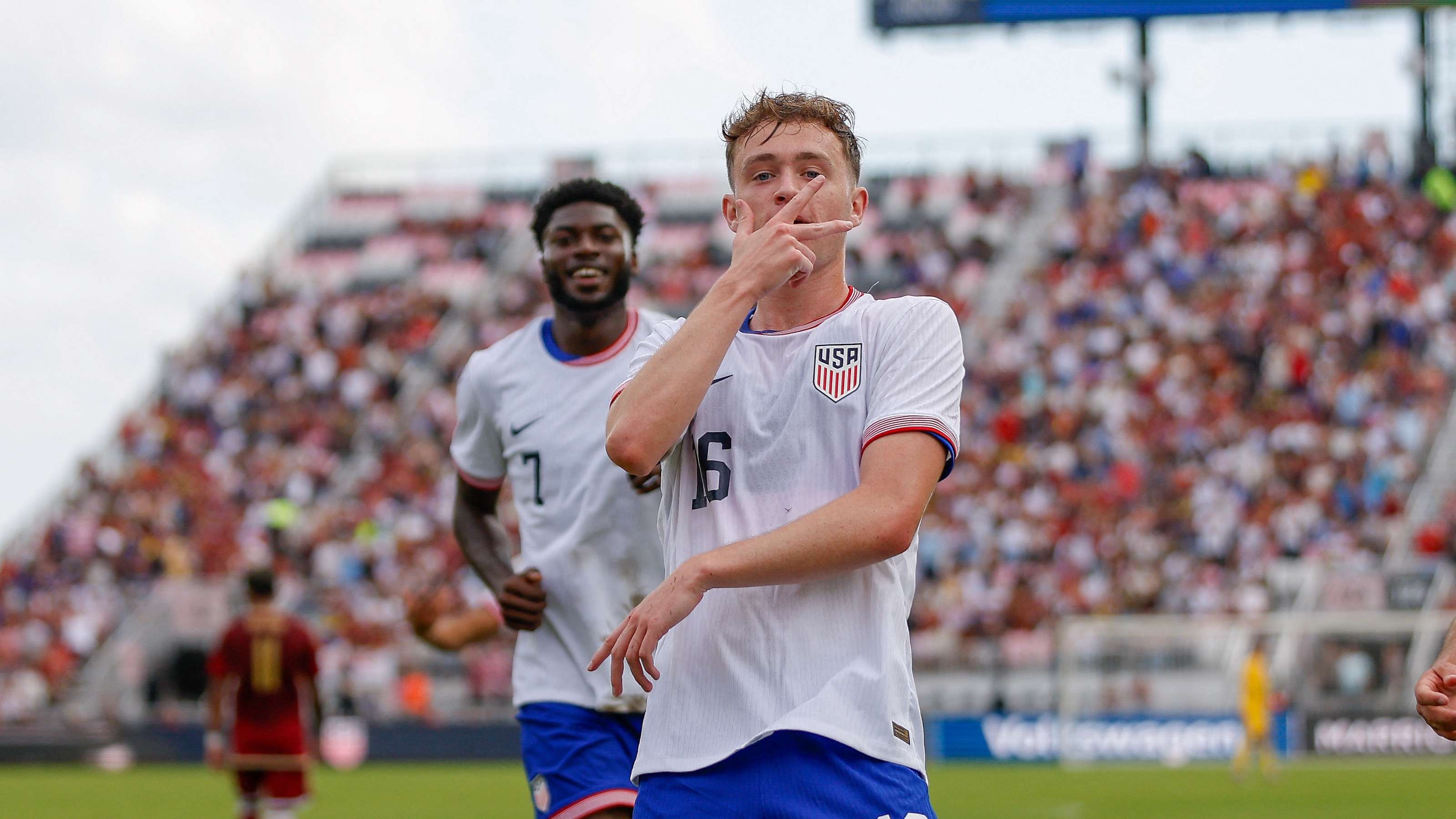 场的比赛中 场的比赛中