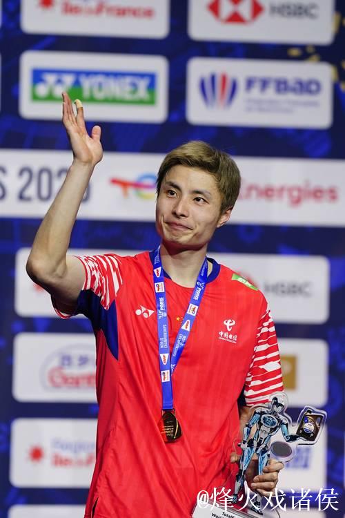 石宇奇荣获世界羽联年度最佳男子单打选手 石宇奇荣获世界羽联年度最佳男子单打选手