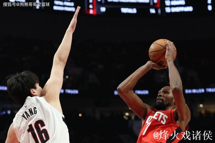 开拓者力克火箭!杨瀚森替补贡献2+1+1,杜兰特砍下30+12 开拓者力克火箭!杨瀚森替补贡献2+1+1,杜兰特砍下30+12